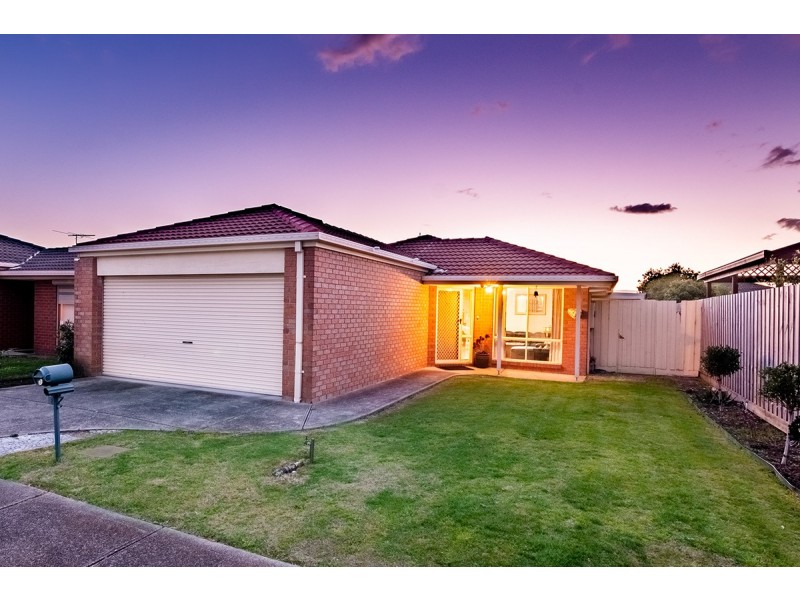 8 Cirai Crescent, Cranbourne West VIC 3977