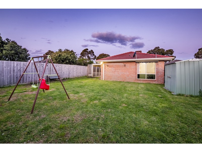 8 Cirai Crescent, Cranbourne West VIC 3977