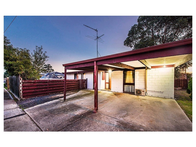 24 Camms Road, Cranbourne VIC 3977