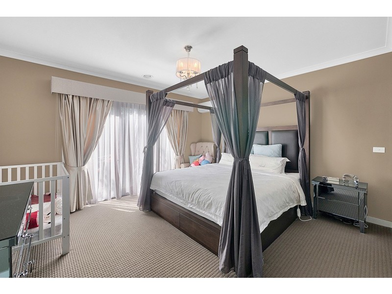 16 Dream Avenue, Clyde North VIC 3978