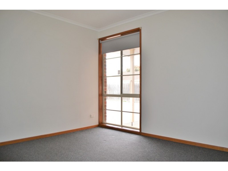 4/13 Lyall Street, Cranbourne VIC 3977