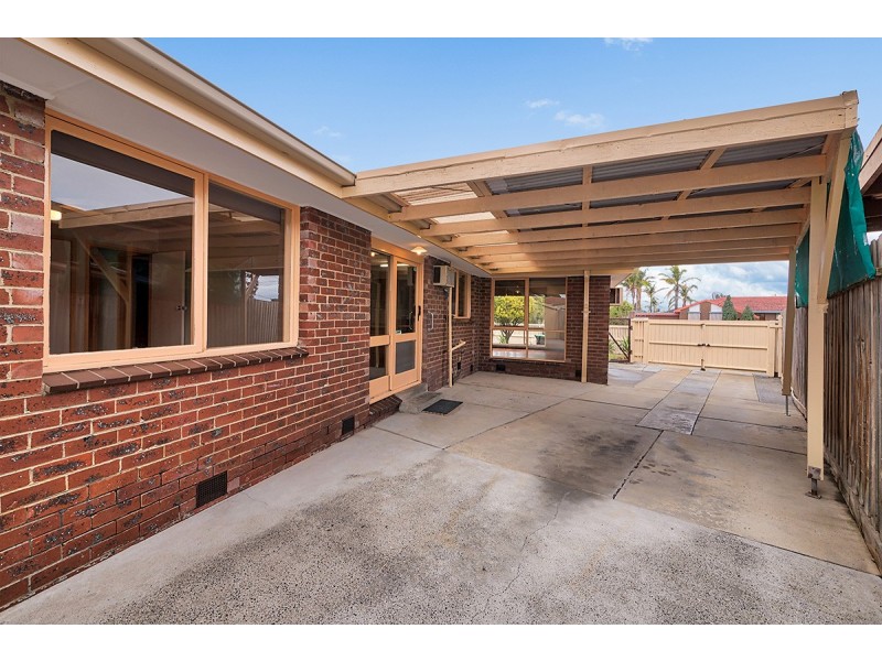 111 Kingsclere Avenue, Keysborough VIC 3173