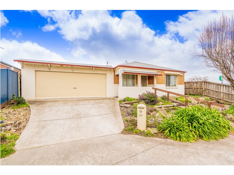 48 Miralie Way, Cranbourne West VIC 3977