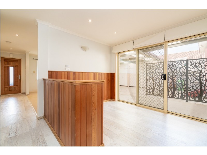 48 Miralie Way, Cranbourne West VIC 3977