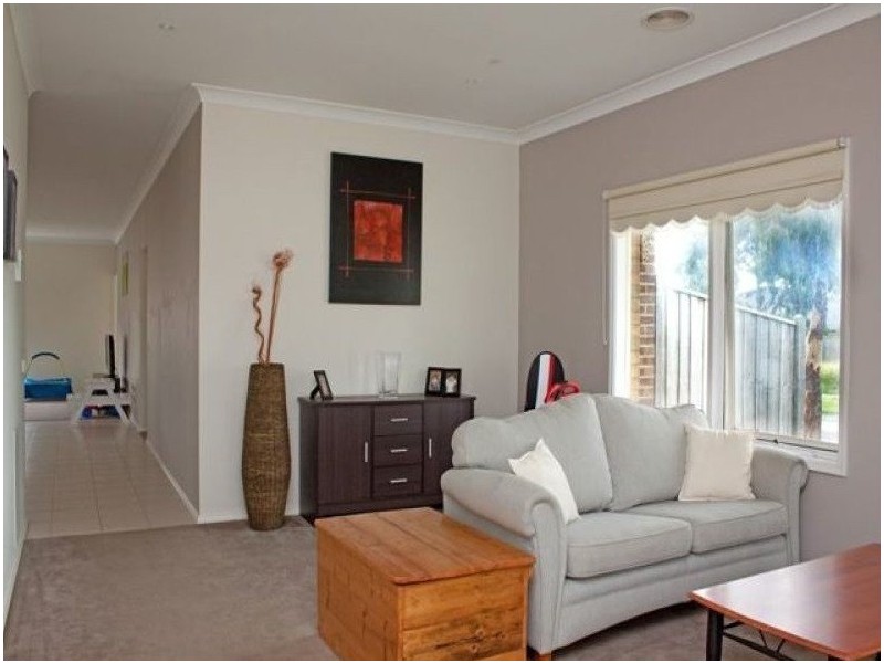 38 Waterbush Crescent, Lyndhurst VIC 3975