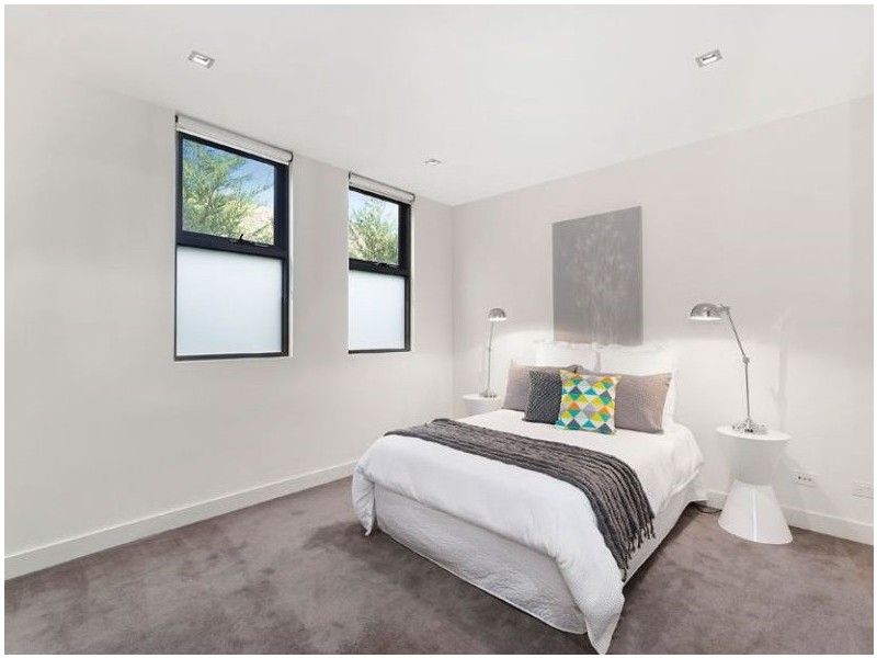 6/10 Docker Street, Elwood VIC 3184