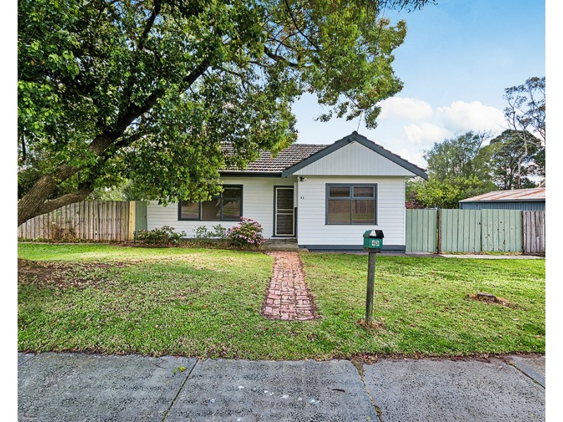 43 Campbell Parade, Cranbourne VIC 3977