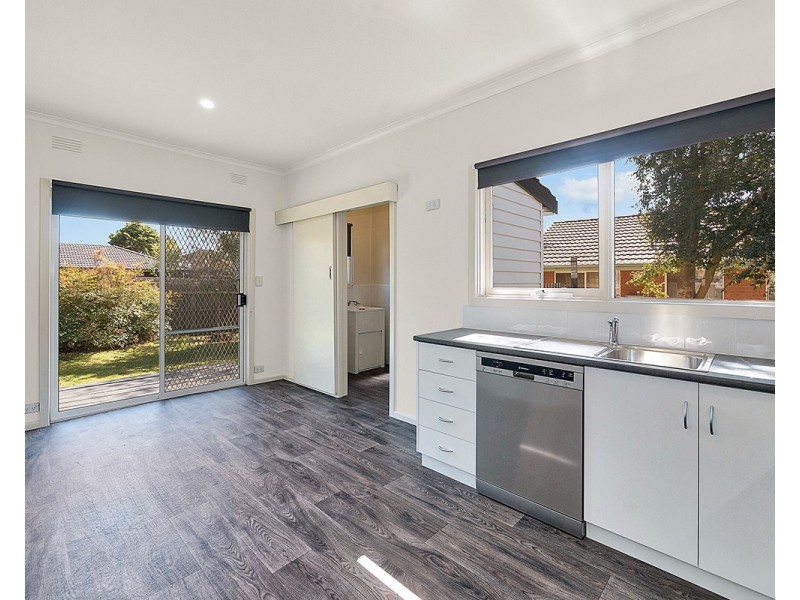 43 Campbell Parade, Cranbourne VIC 3977