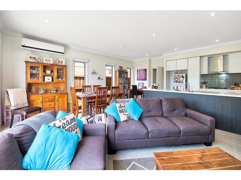 13/2 Sanoma Drive, Skye VIC 3977