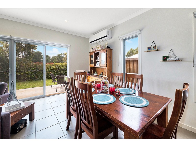 13/2 Sanoma Drive, Skye VIC 3977