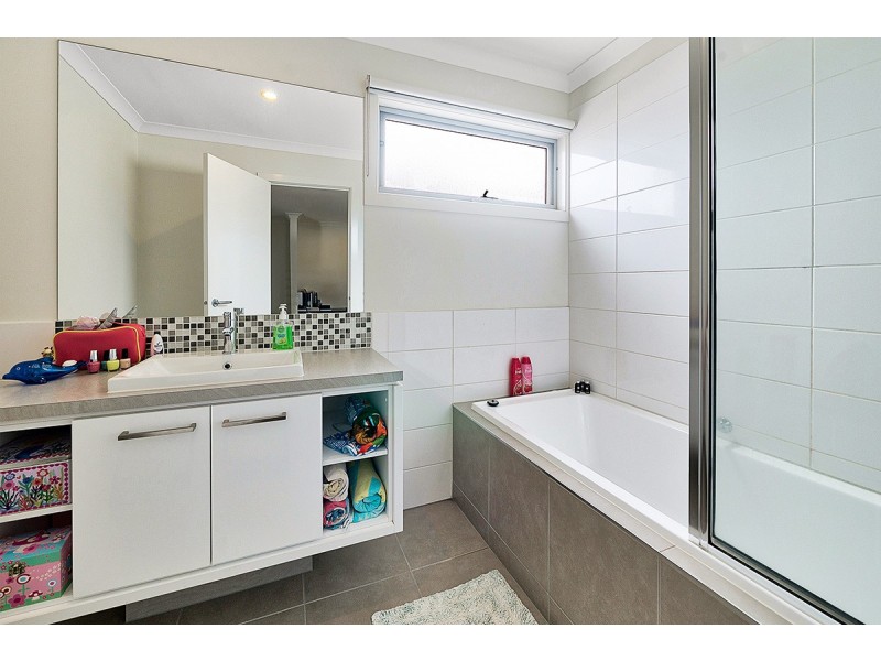 13/2 Sanoma Drive, Skye VIC 3977