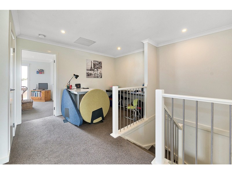 13/2 Sanoma Drive, Skye VIC 3977