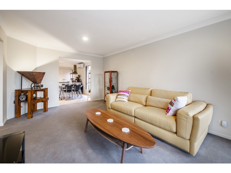 3 Houndsforth Street, Cranbourne East VIC 3977