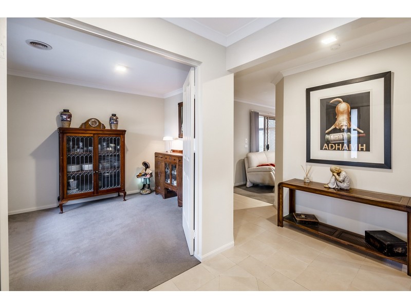 3 Houndsforth Street, Cranbourne East VIC 3977