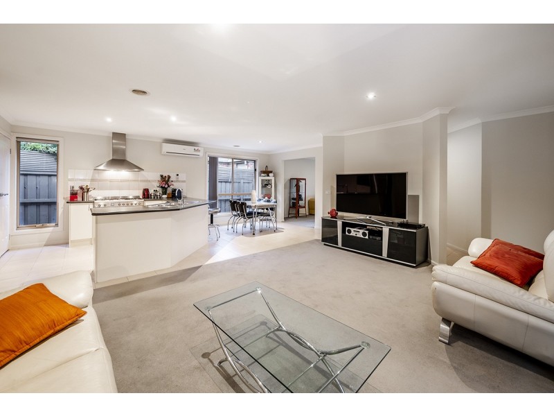 3 Houndsforth Street, Cranbourne East VIC 3977