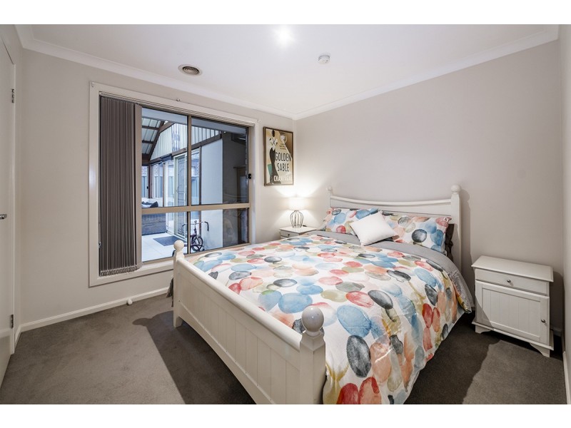 3 Houndsforth Street, Cranbourne East VIC 3977