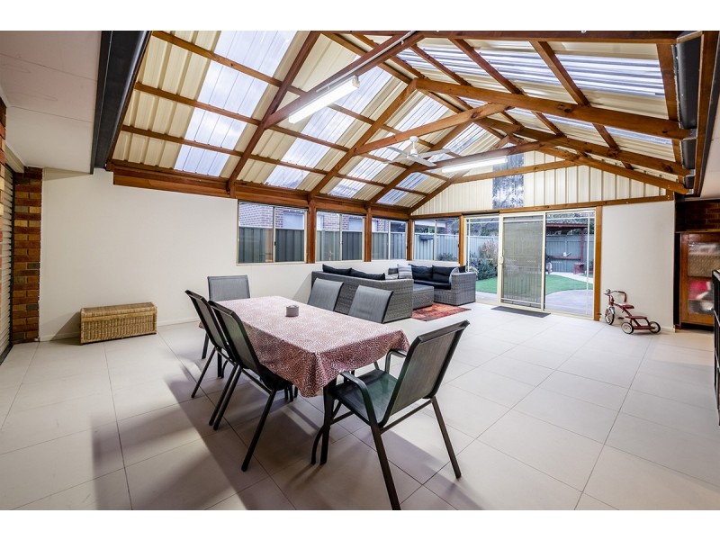 3 Houndsforth Street, Cranbourne East VIC 3977