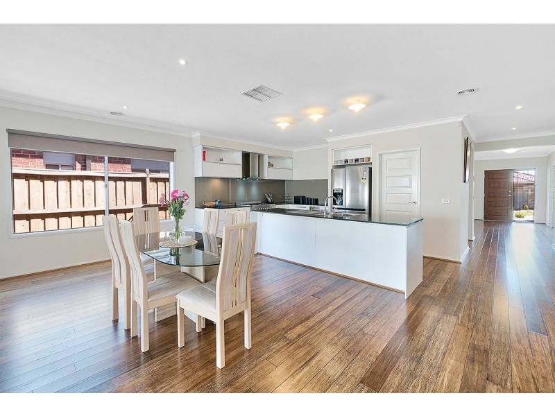 3 Goodenia Loop, Cranbourne West VIC 3977