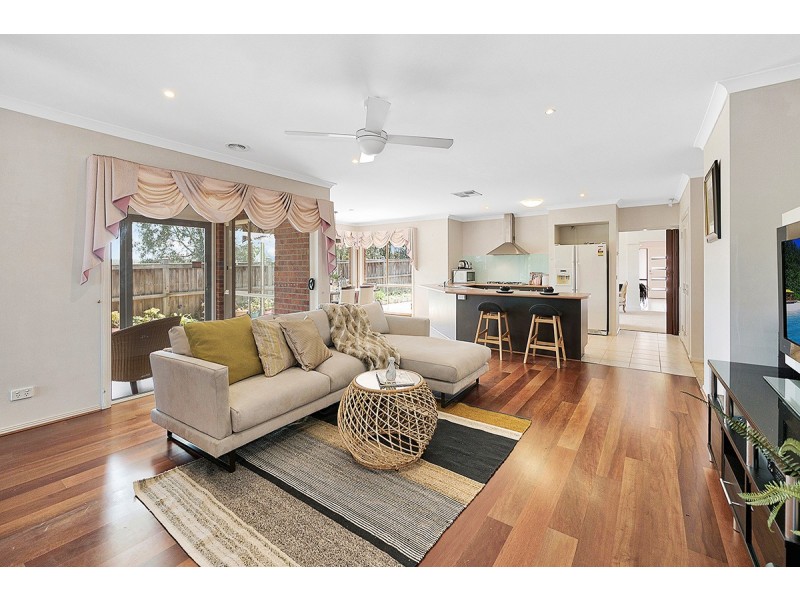 7 Rose Bush Court, Lyndhurst VIC 3975