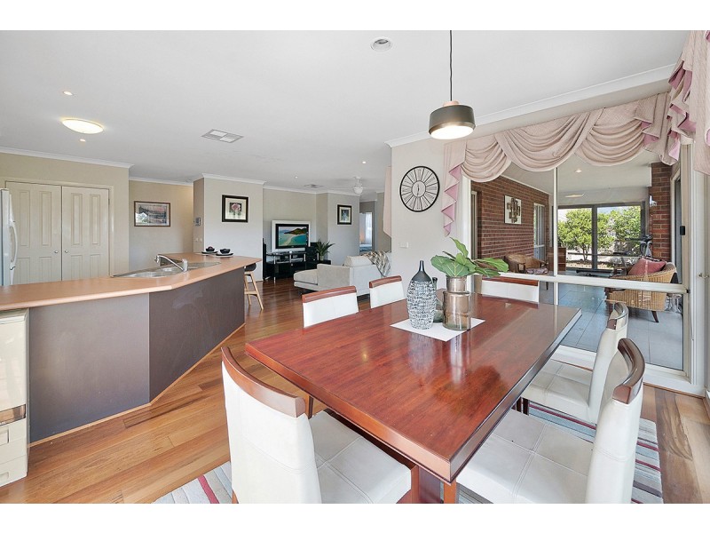 7 Rose Bush Court, Lyndhurst VIC 3975