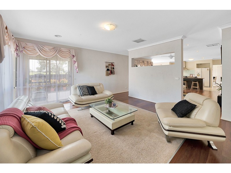 7 Rose Bush Court, Lyndhurst VIC 3975