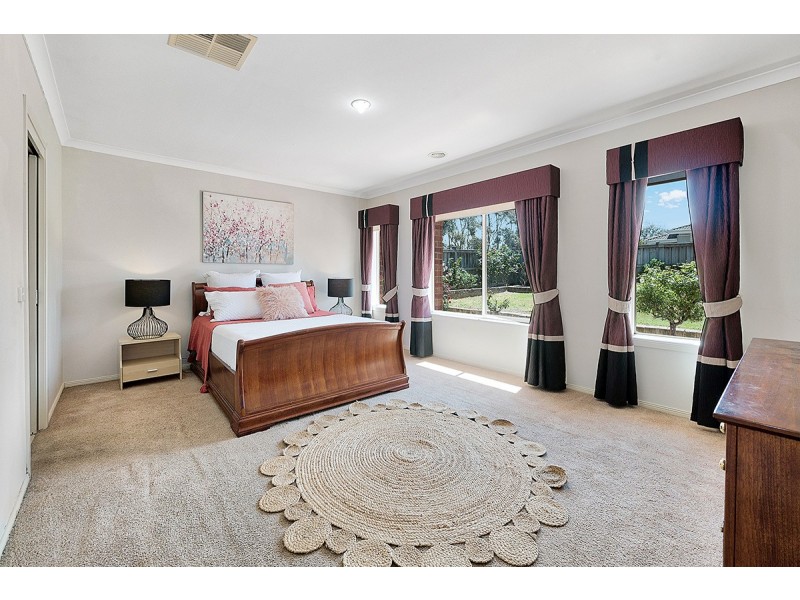 7 Rose Bush Court, Lyndhurst VIC 3975