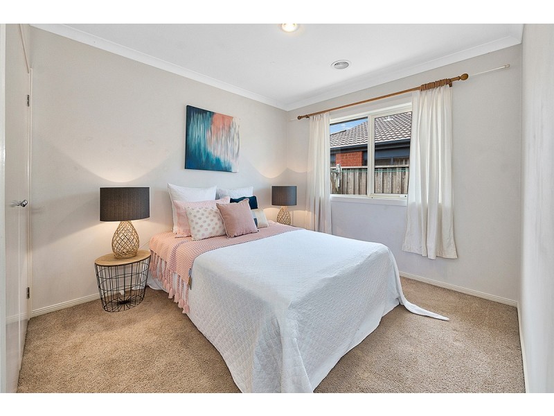 7 Rose Bush Court, Lyndhurst VIC 3975