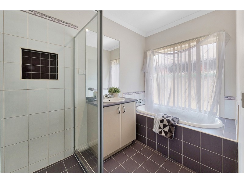 7 Rose Bush Court, Lyndhurst VIC 3975