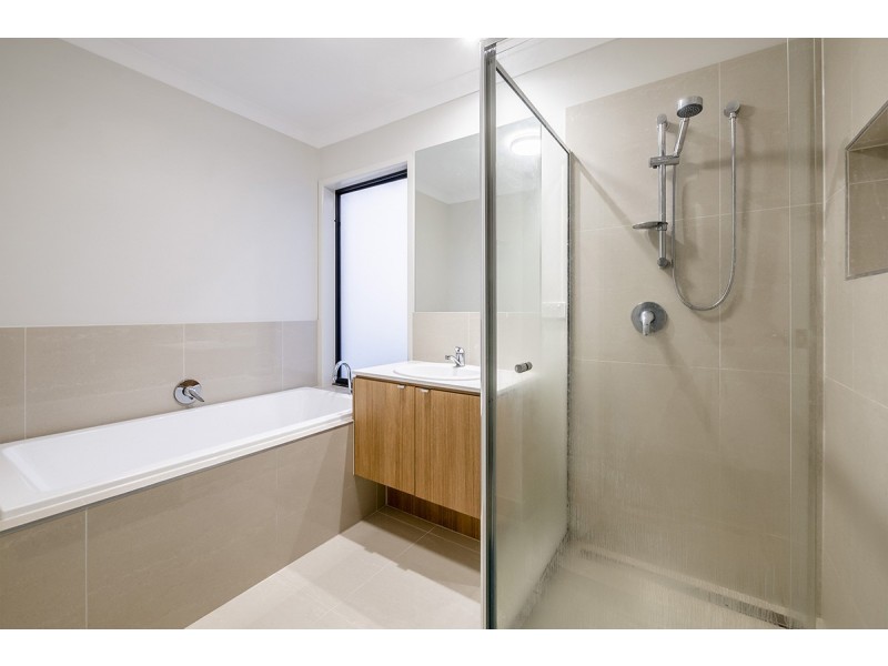 15 Butternut Drive, Lyndhurst VIC 3975