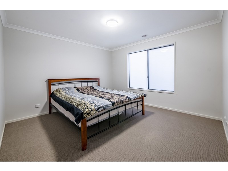 15 Butternut Drive, Lyndhurst VIC 3975