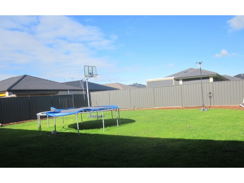 103 Sabel Drive, Cranbourne North VIC 3977