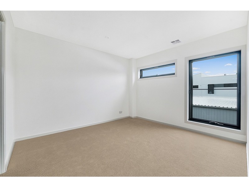 27 Villager Street, Cranbourne East VIC 3977