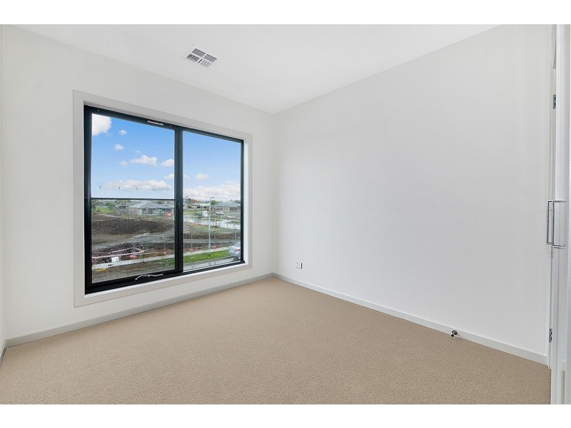 27 Villager Street, Cranbourne East VIC 3977