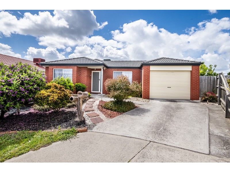 16 Bellbrae Crescent, Cranbourne West VIC 3977