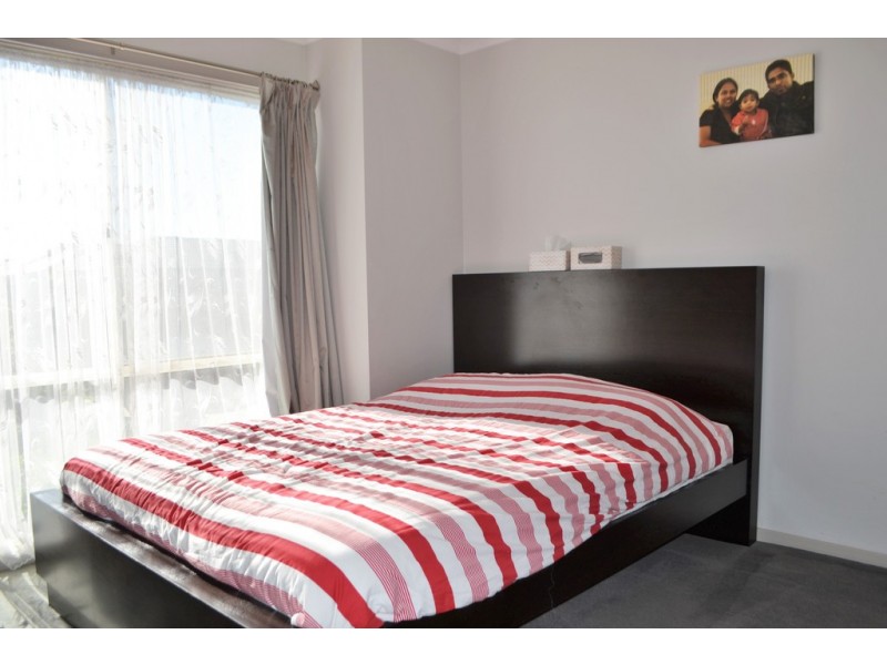 16 Bellbrae Crescent, Cranbourne West VIC 3977