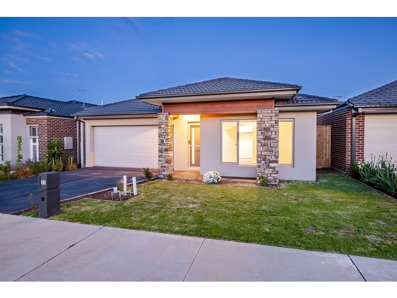 22 Turano Way, Clyde North VIC 3978