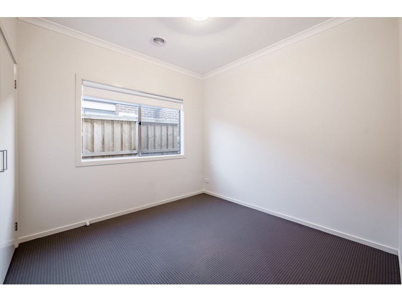 22 Turano Way, Clyde North VIC 3978