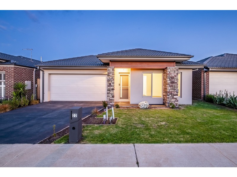 22 Turano Way, Clyde North VIC 3978