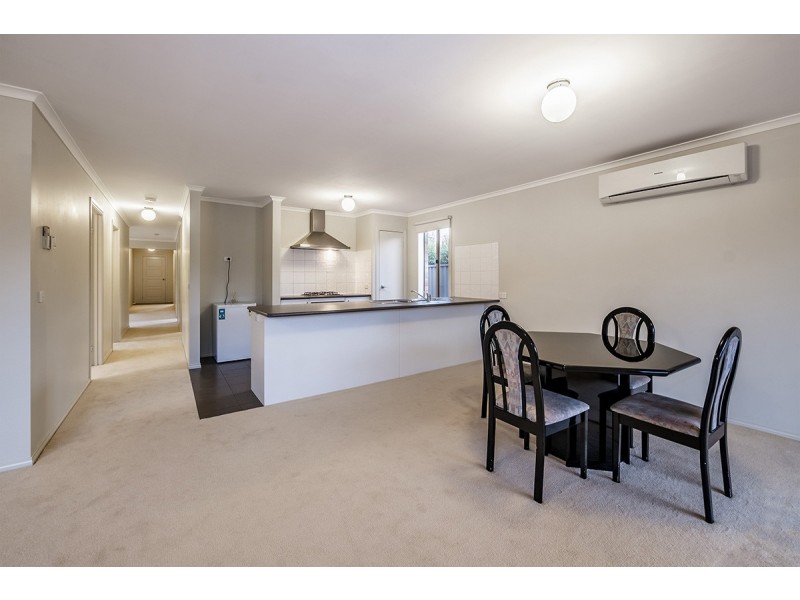 4 Monmouth Road, Cranbourne East VIC 3977