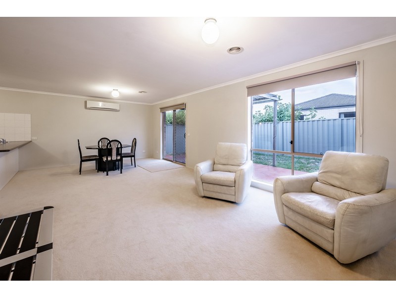 4 Monmouth Road, Cranbourne East VIC 3977