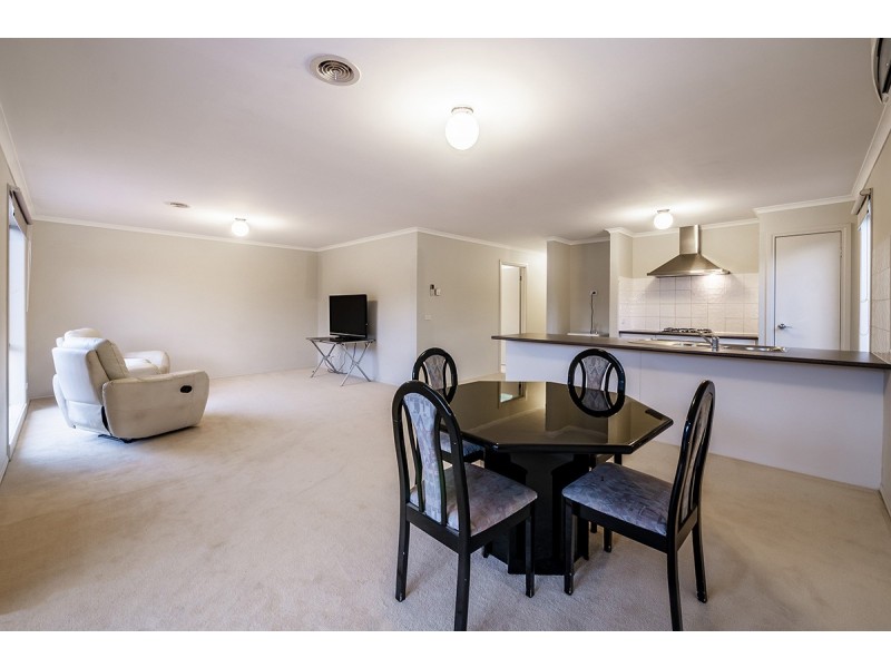 4 Monmouth Road, Cranbourne East VIC 3977
