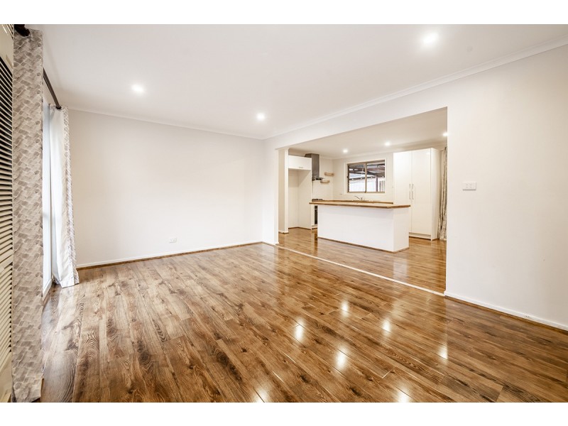 13 Frances Crescent, Cranbourne North VIC 3977