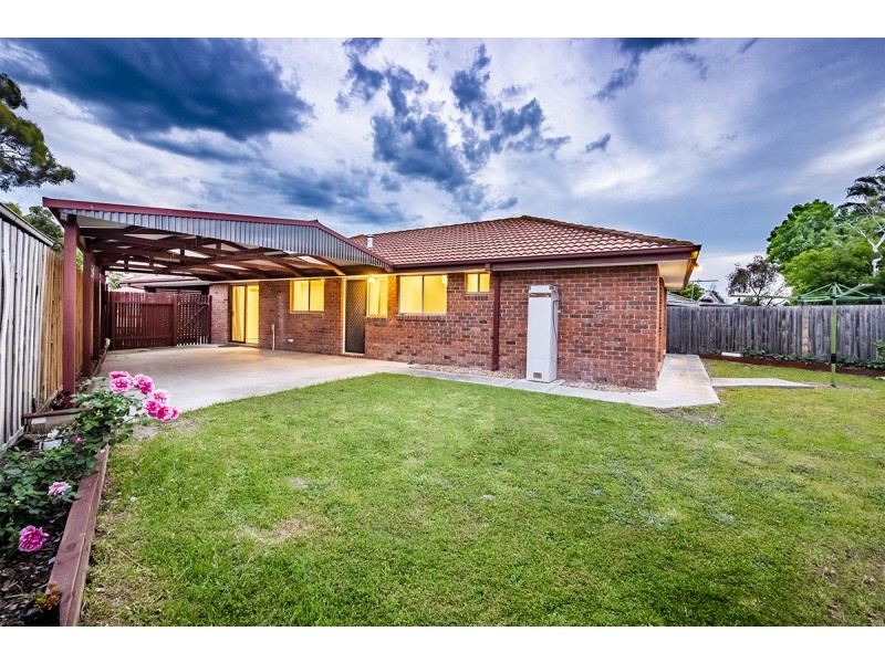 13 Frances Crescent, Cranbourne North VIC 3977