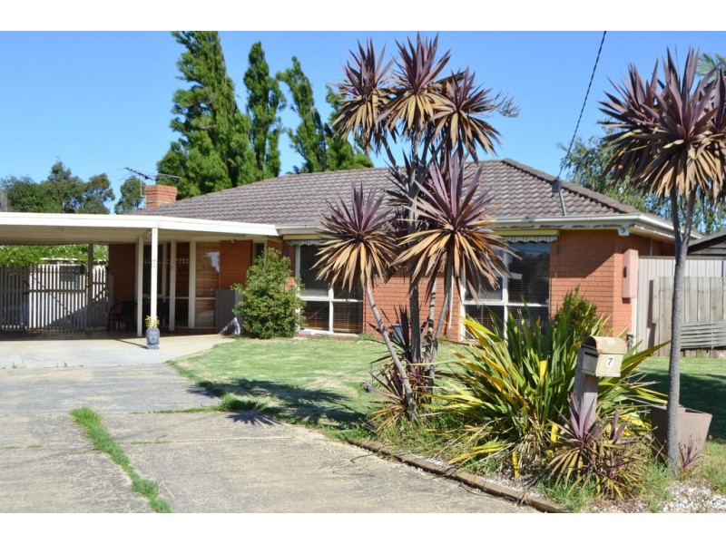 7 Ruffles Court, Cranbourne West VIC 3977