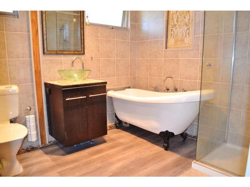 7 Ruffles Court, Cranbourne West VIC 3977