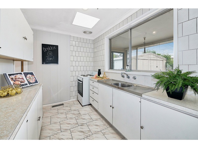 4 Susan Court, Cranbourne VIC 3977