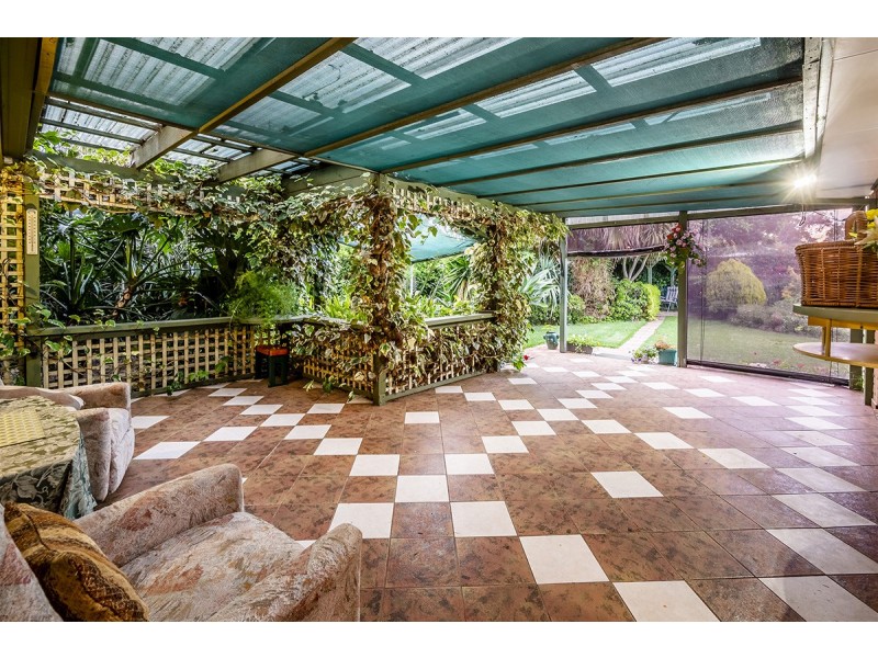 15 Lansell Drive, Cranbourne North VIC 3977