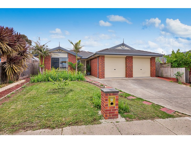 82 Amberly Park Drive, Narre Warren South VIC 3805