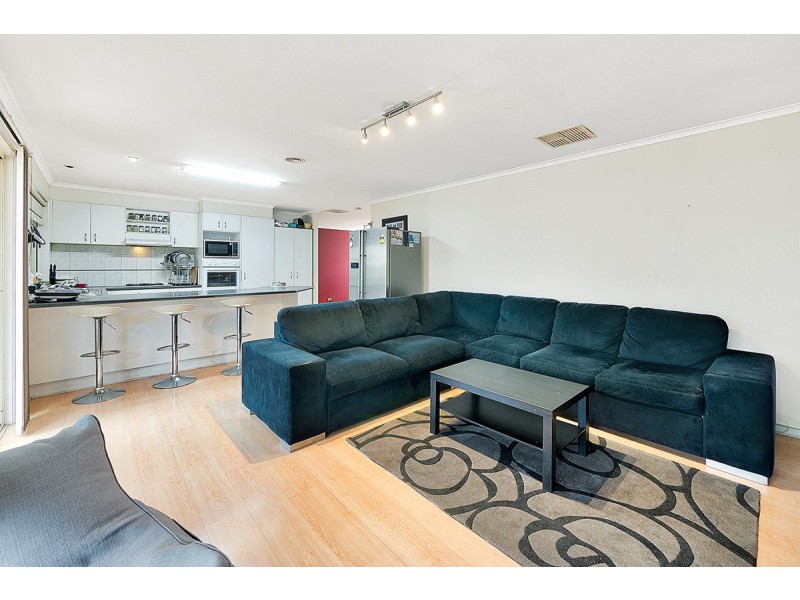 82 Amberly Park Drive, Narre Warren South VIC 3805