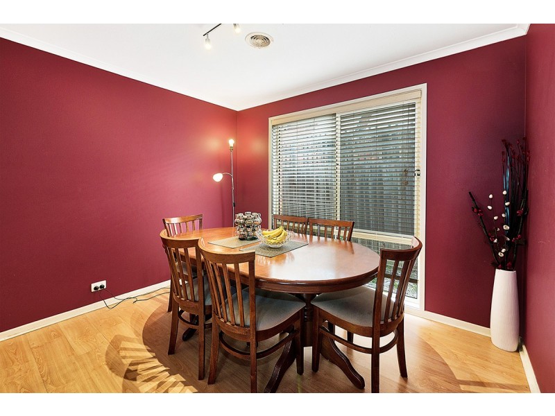 82 Amberly Park Drive, Narre Warren South VIC 3805